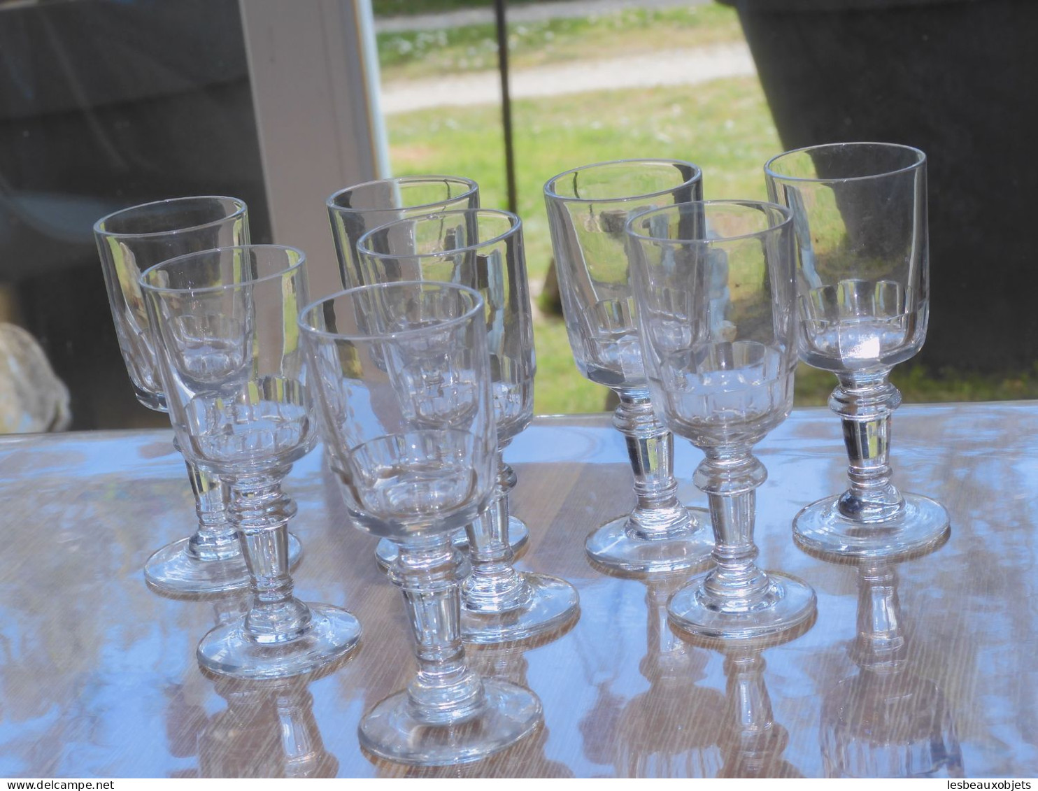 -9 ANCIENS PETITS VERRES à PIEDS BAS PANS Coupés DLG LOUIS PHILIPPE LIQUEUR     E