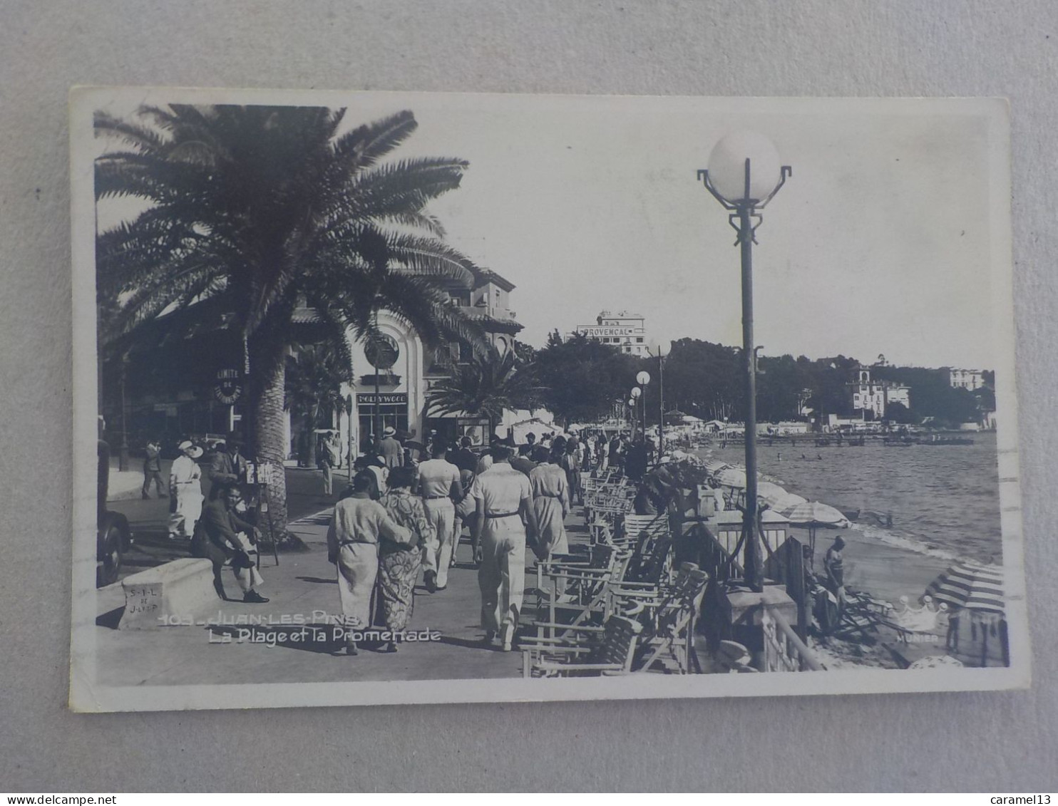 CPSM -  AU PLUS RAPIDE -  ANTIBES JUAN LES PINS - LA PLAGE ET LA PROMENADE -  VOYAGEE  TIMBREE 1936 - FORMAT CPA - Juan-les-Pins