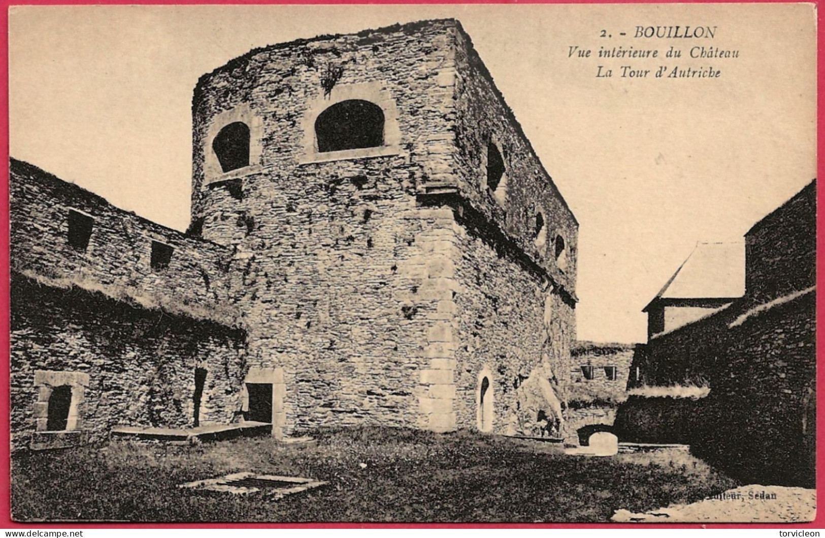 C.P. Bouillon =  Le  Château  : Vue  Intérieure  : La  Tour  D'  Autriche - Bouillon