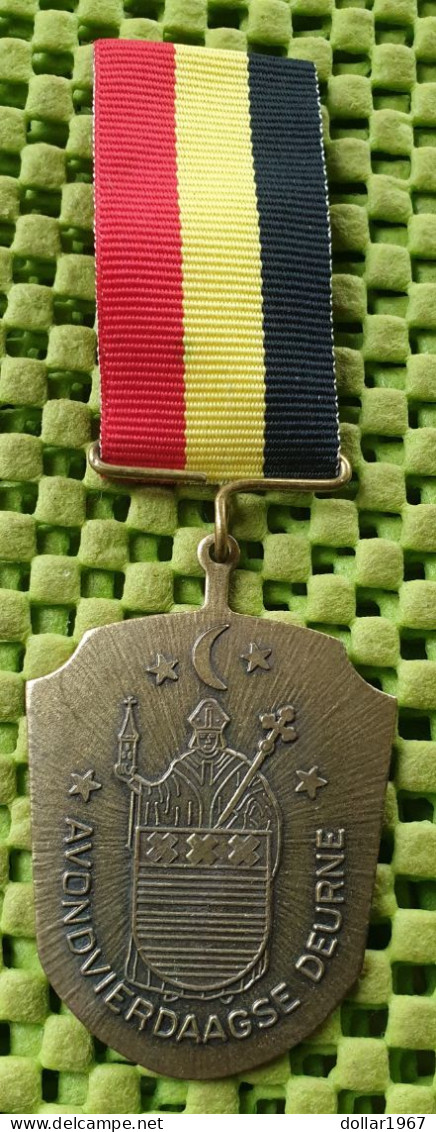 Medaile  :  Avondvierdaagse Deurne 1998 ( N.B )  -  Original Foto  !!  Medallion  Dutch - Andere & Zonder Classificatie