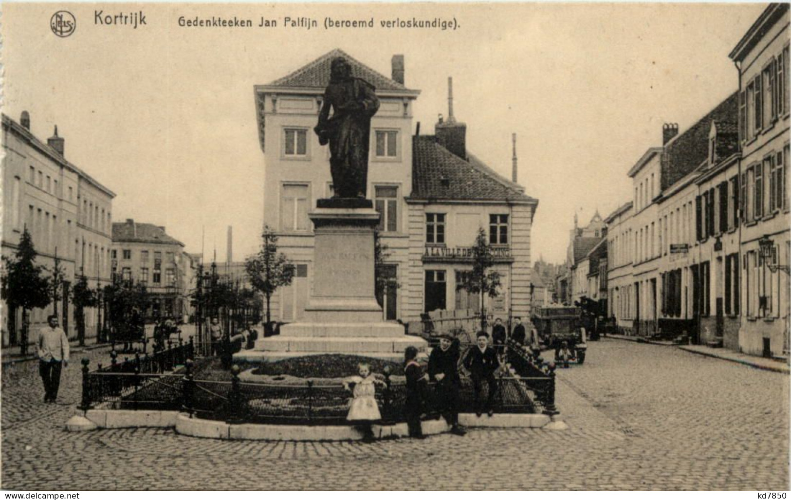 Kortrijk - Gedenkteeken Jan Palfijn - Kortrijk