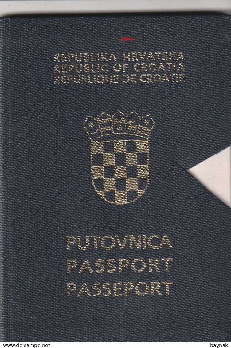 C143 -   CROATIA  - PASSPORT  -  I. MODEL  -  LADY  - 1992  - VISA: ISRAEL, UK, MALTA, IRELAND, MOROCCO -  SUPER QUALITY - Documents Historiques