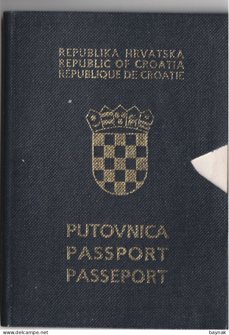 C144 -   CROATIA  - PASSPORT  -  I. MODEL  -  LADY  - 1992  - VISA: CANADA, ISRAEL, UK, MALTA, IRELAND, MOROCCO - Historische Dokumente