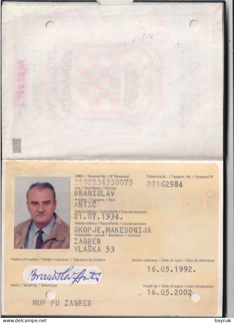 C144 -   CROATIA  - PASSPORT  -  I. MODEL  -  LADY  - 1992  - VISA: CANADA, ISRAEL, UK, MALTA, IRELAND, MOROCCO - Historical Documents