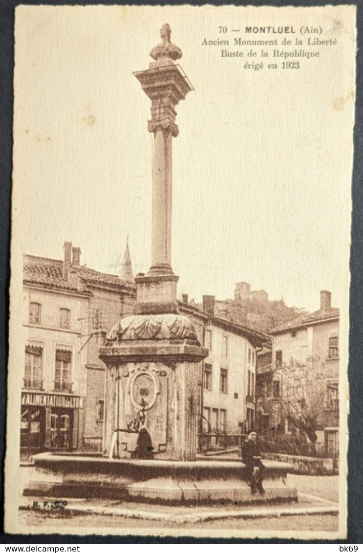 Montluel Place Carnot Monument De La Liberté érigé En 1923 - Montluel