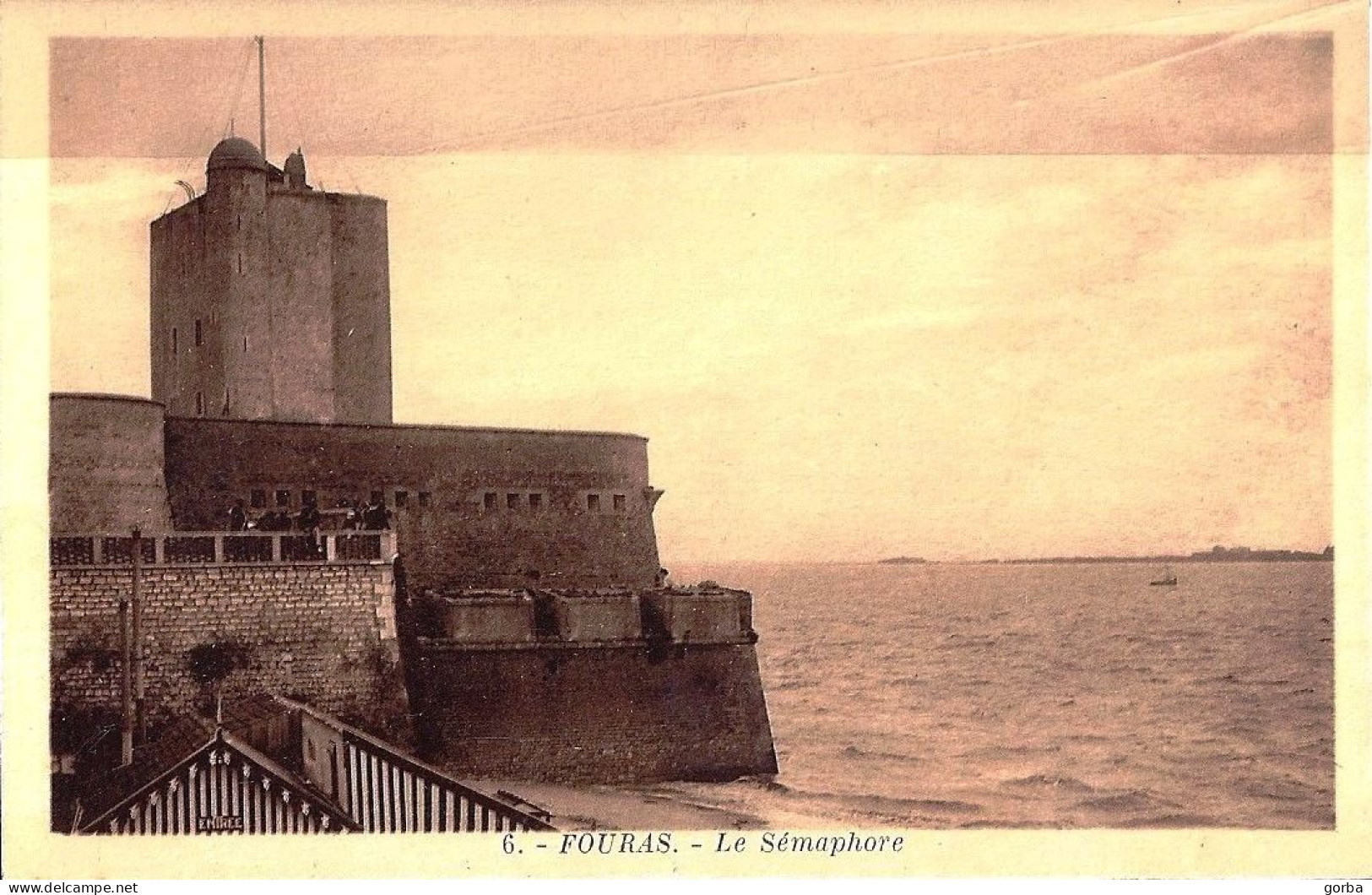 *CPA - 17 - FOURAS Les BAINS - Le Sémaphore - Fouras-les-Bains