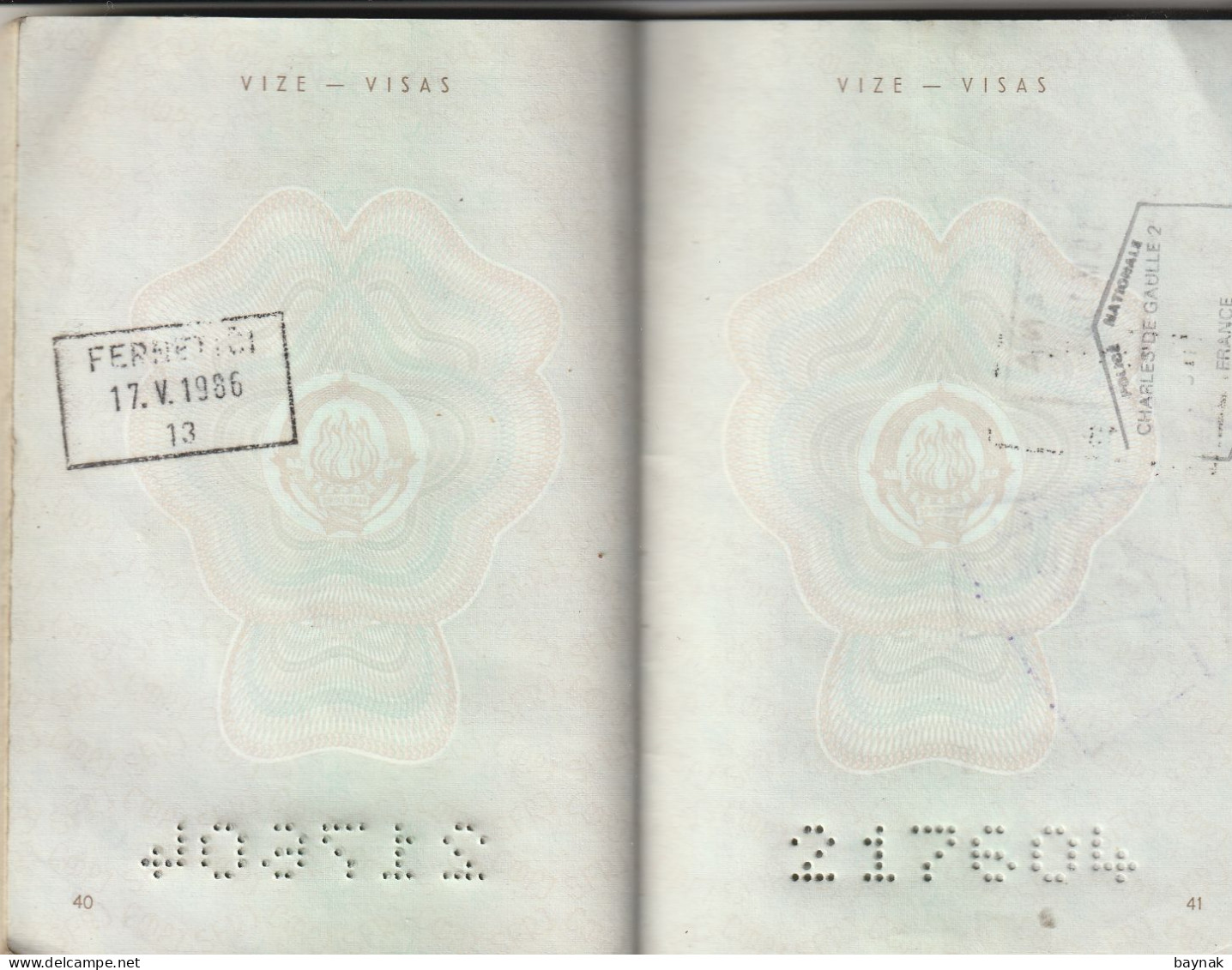 P304 -   SFR YUGOSLAVIA   --  PASSPORT    -  LADY  - 1981  --  VISA:  KENYA  ( EAST AFRICA ), MALAYSIA, SINGAPORE,