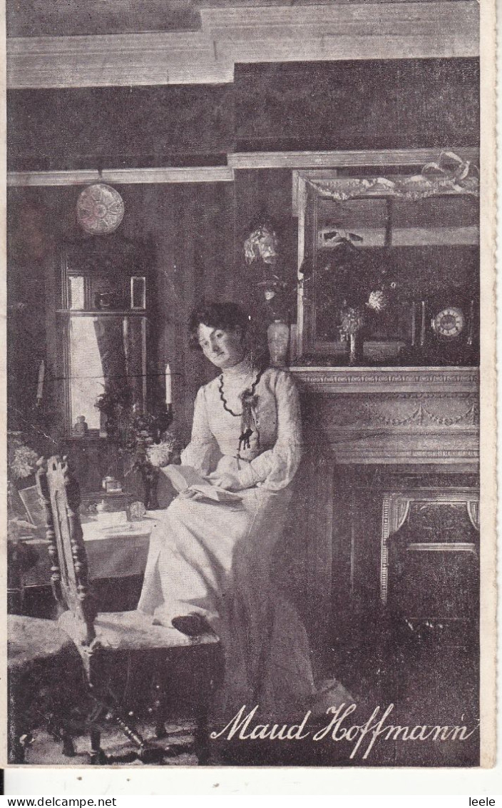 A12.Vintage Postcard. Actress Maud Hoffmann At Home. - Théâtre