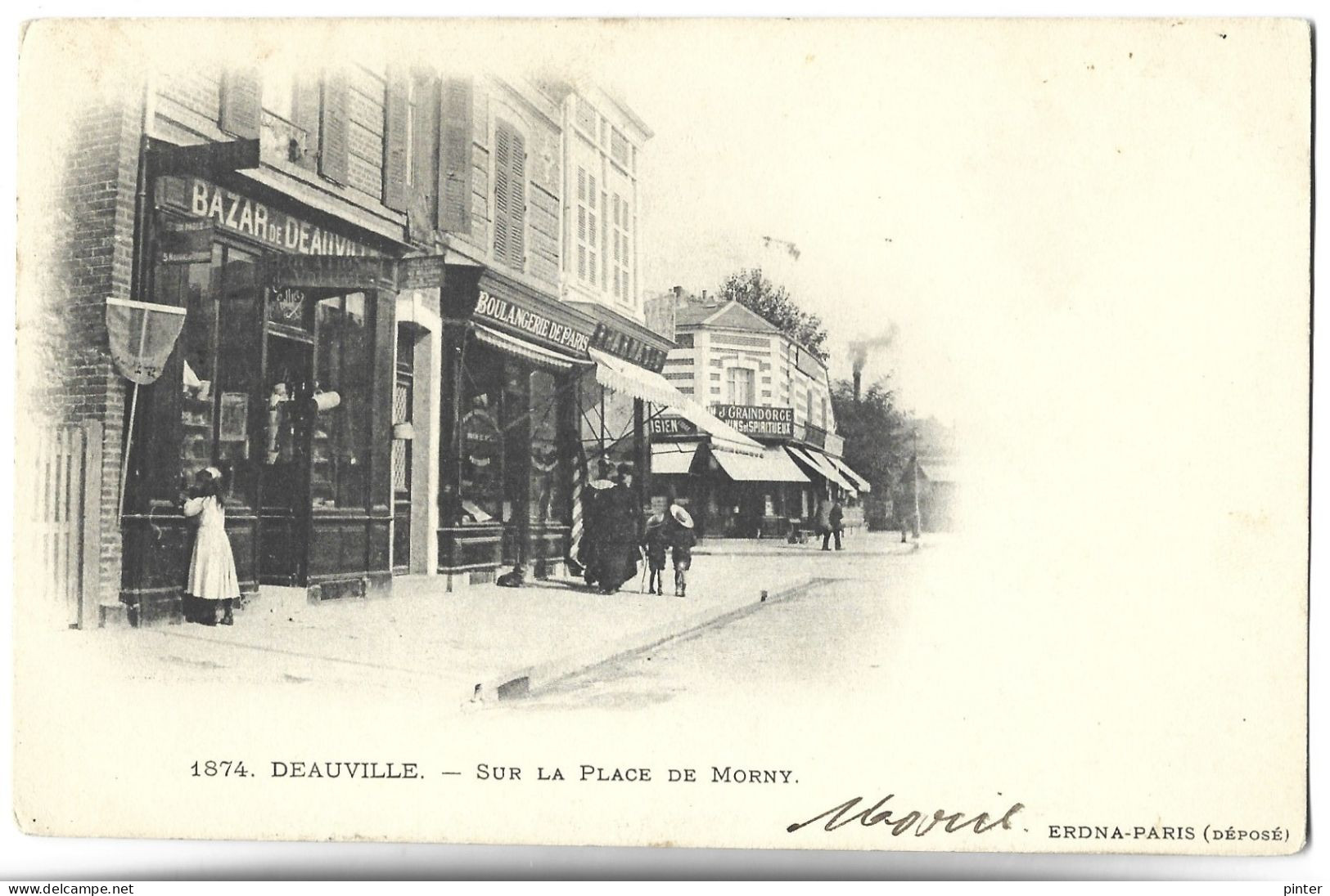 DEAUVILLE - Sur La Place De Morny - Deauville