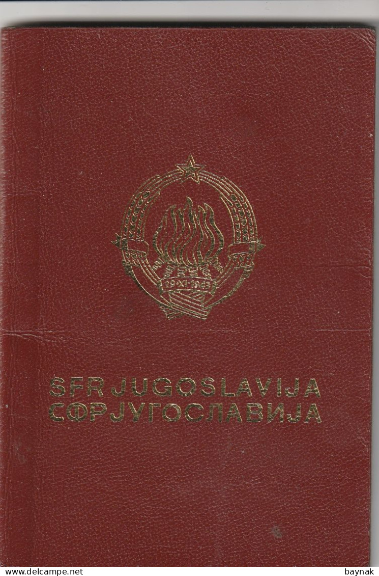 PM105 -   SFR YUGOSLAVIA   --  PASSPORT    -  MAN  - 1976  --  VISA:   KENYA ( EAST AFRICA ) - Documents Historiques