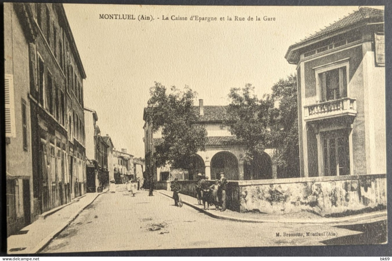 Montluel La Caisse D'Epargne & La Rue De La Gare - Montluel