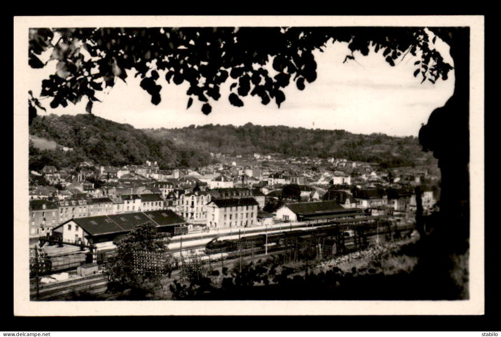 54 - LONGUYON - LA GARE ET VUE GENERALE - Longuyon