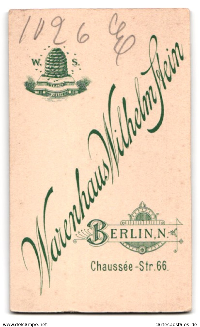 Fotografie Wilhelm Stein, Berlin, Chaussee-strasse 66, Mutter Und Tochter In Gleichem Outfit  - Anonymous Persons