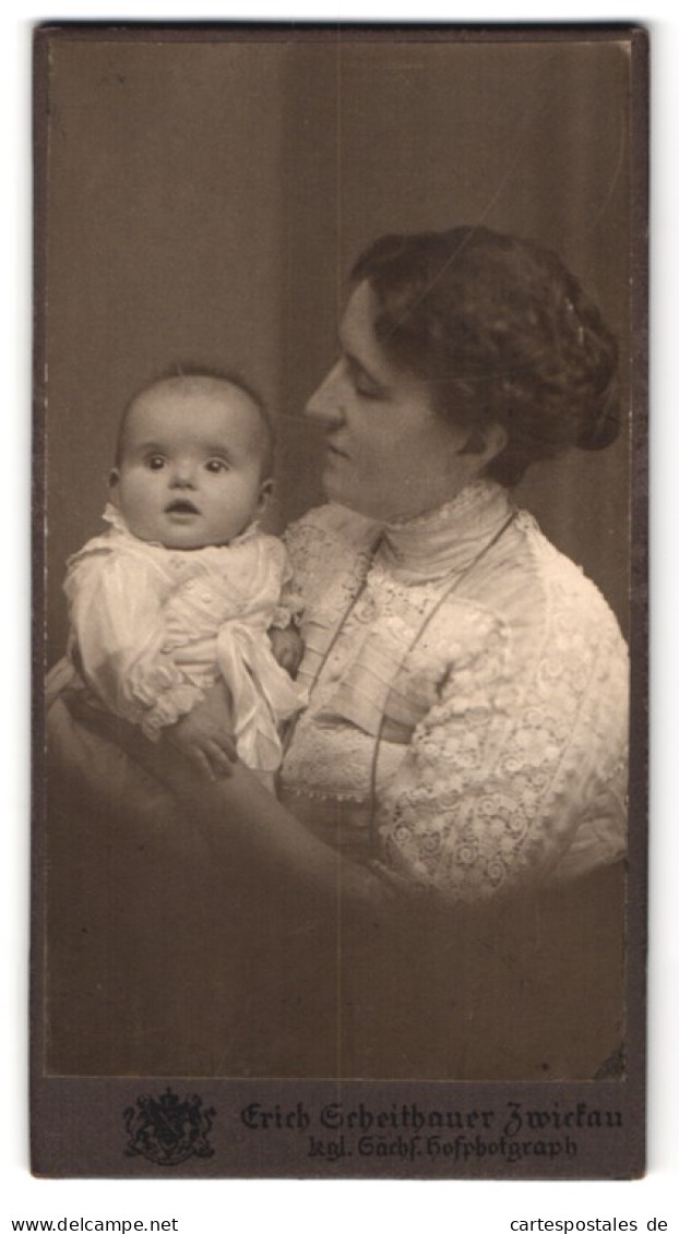 Fotografie Erich Scheithauer, Zwickau, Portrait Bürgerliche Dame Mit Baby Auf Dem Arm  - Anonieme Personen