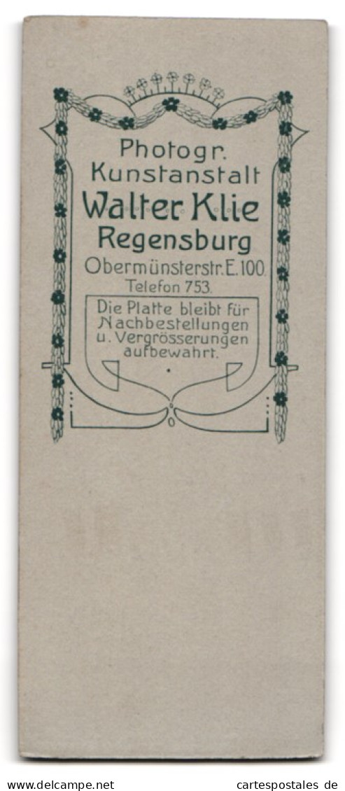 Fotografie Walter Klie, Regensburg, Obermünsterstr. 100, Dame Im Weissen Kleid  - Anonieme Personen