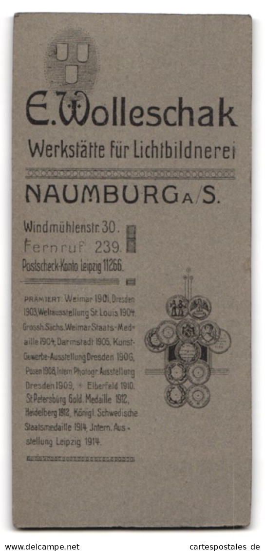 Fotografie E. Wolleschak, Naumburg A. S., Windmühlenstr. 30, Mädchen Mit Halskette Im Sonntagskleid  - Personnes Anonymes