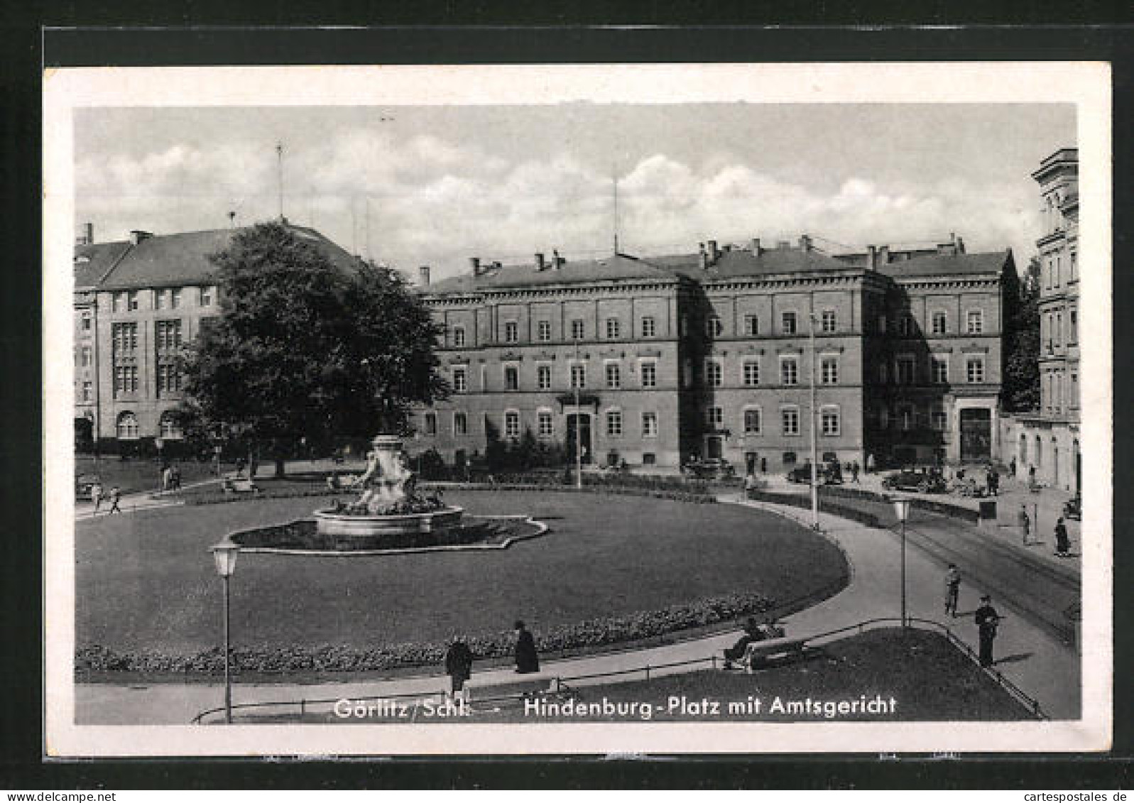 AK Görlitz / Schl., Hindenburg-Platz Mit Amtsgericht  - Goerlitz