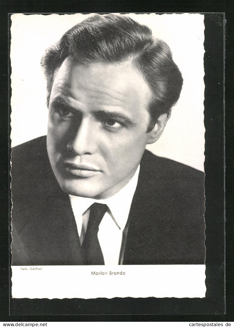 AK Schauspieler Marlon Brando Mit Anzug Und Krawatte  - Actors