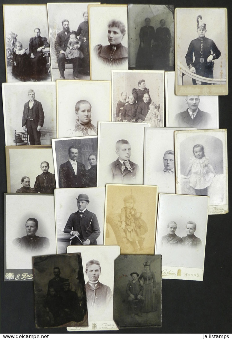 FINLAND: OLD PHOTOGRAPHS: About 128 Old Photos (including 3 Printed On Metal, Circa 1890/1900) Of Members Of A Family Na - Sonstige & Ohne Zuordnung