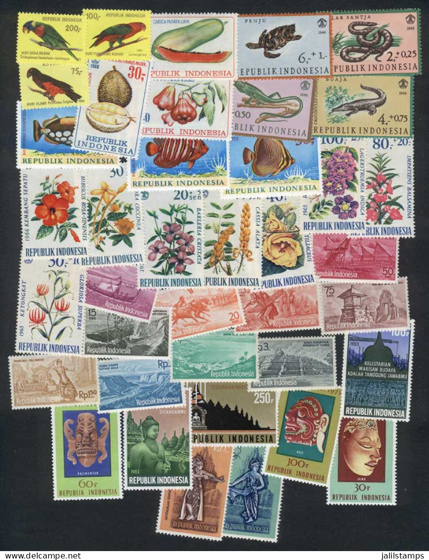 INDONESIA: Lot Of Stamps And Complete Sets + Souvenir Sheets, Very Thematic, All Of Excellent Quality. Yvert Catalog Val - Indonésie