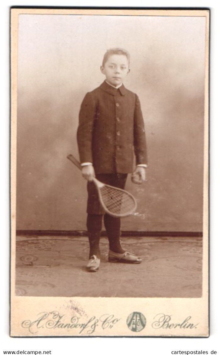 Fotografie A. Jandorf & Co, Berlin, Spittelmarkt 16 /17, Junge Mit Tennisschläger In Der Hand  - Anonymous Persons