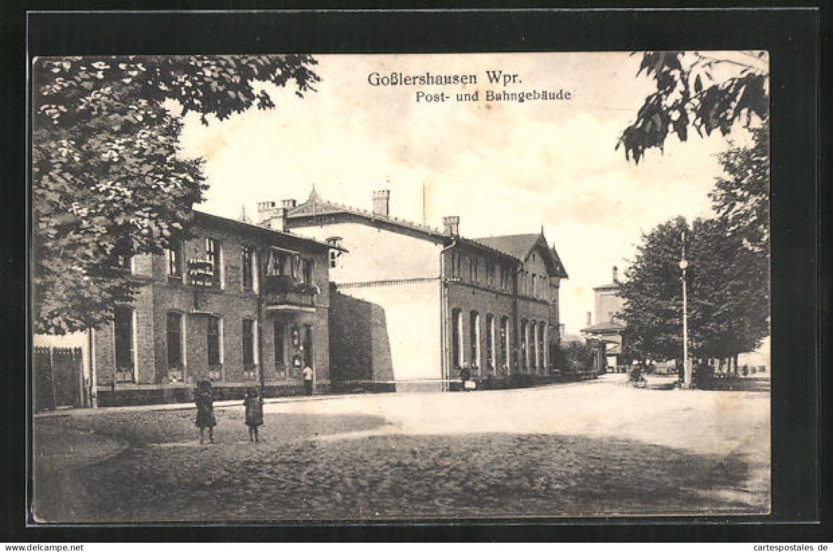 AK Gosslershausen / Jablonowo, Bahnhofs - Und Postgebäude  - Westpreussen