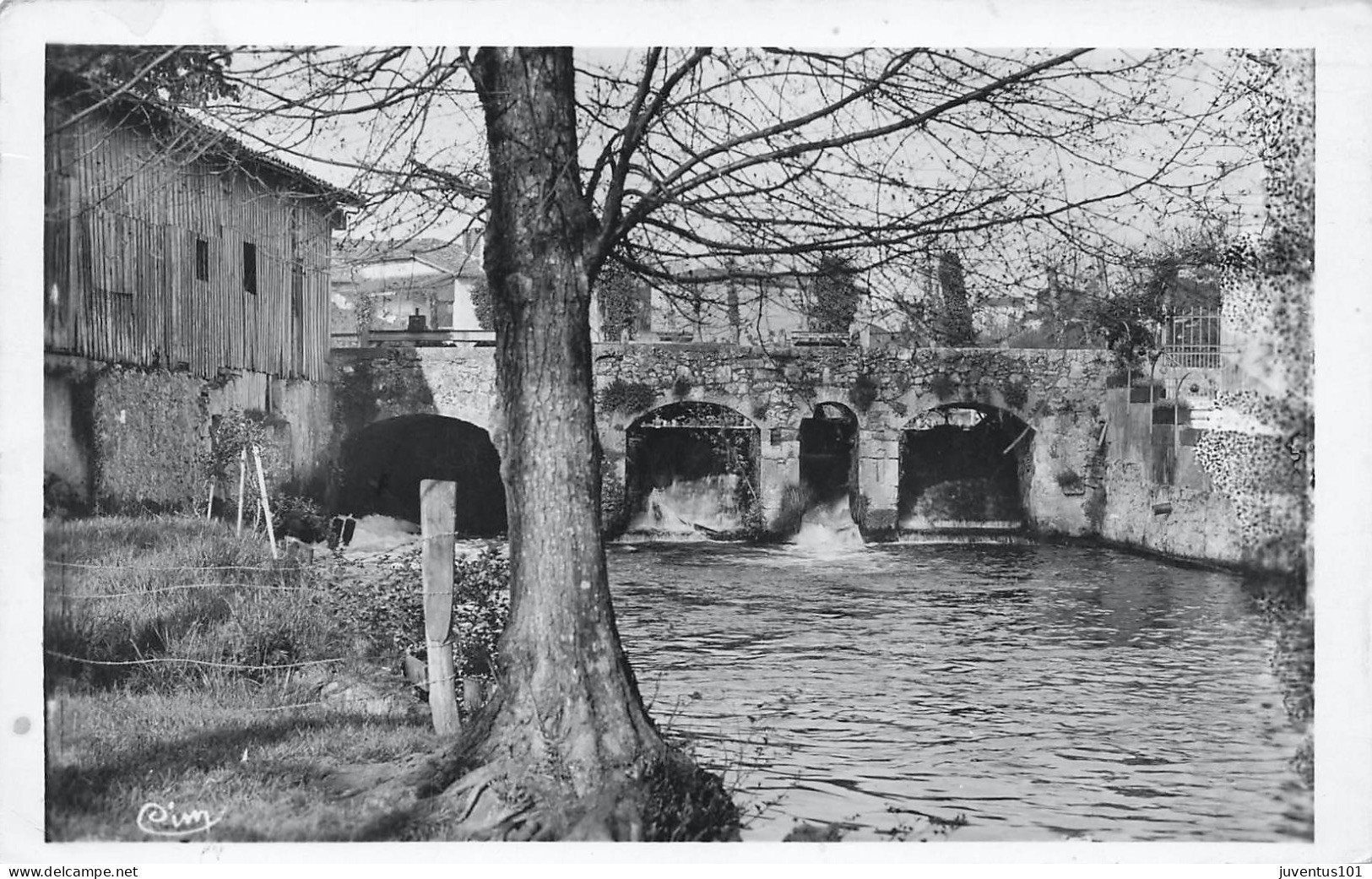 CPSM Casteljaloux-La Chute Au Vieux Pont-Beau Timbre      L2865 - Casteljaloux