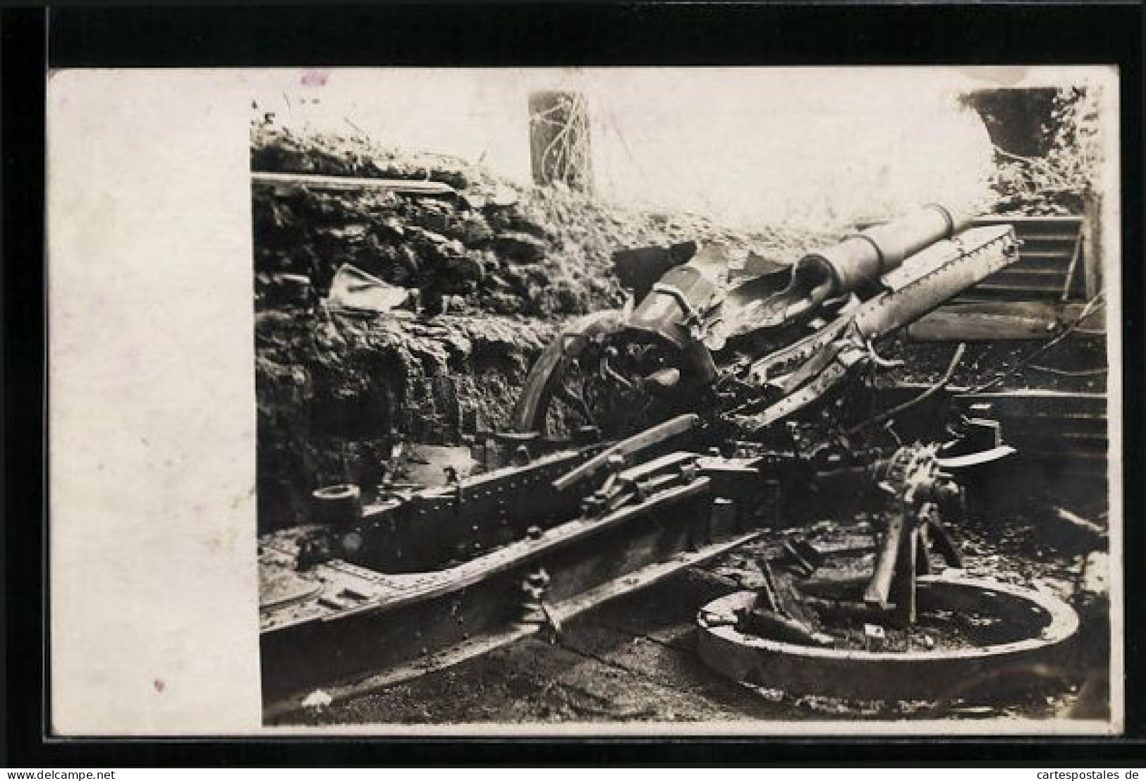 Foto-AK Ein Durch Rohrkrepiere Zerstörtes Geschütz  - Guerre 1914-18