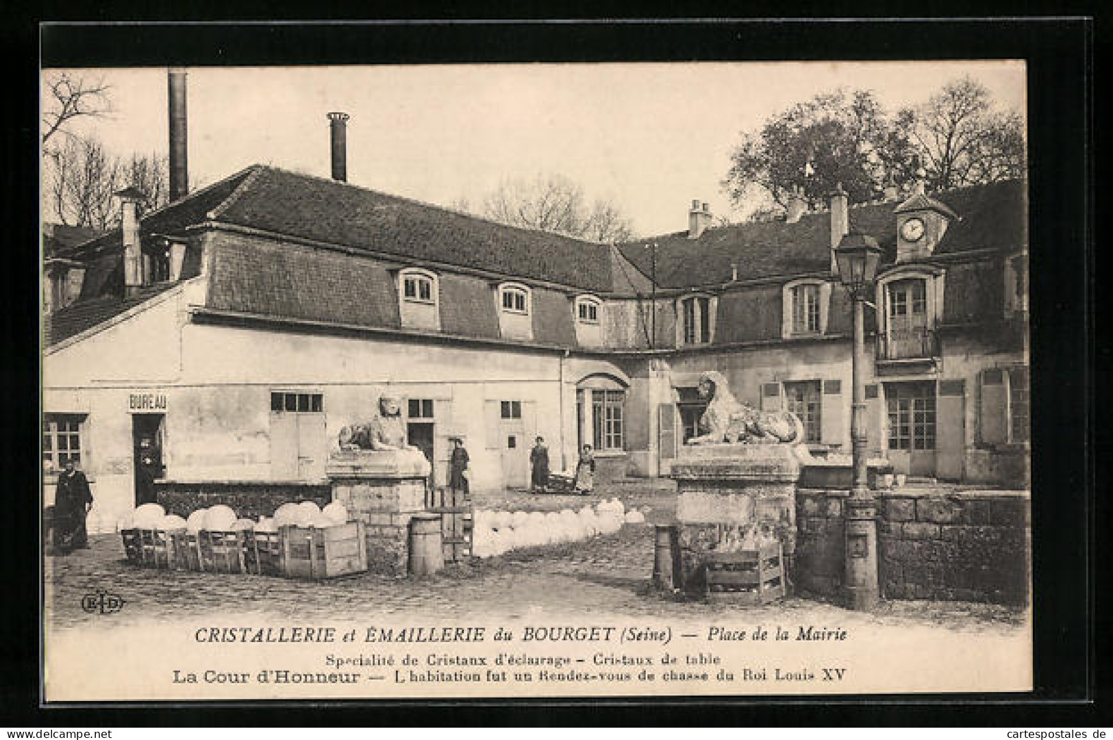 CPA Le Bourget, Cristallerie Et Emaillerie, Place De La MAirie, La Cour D`Honneur  - Le Bourget