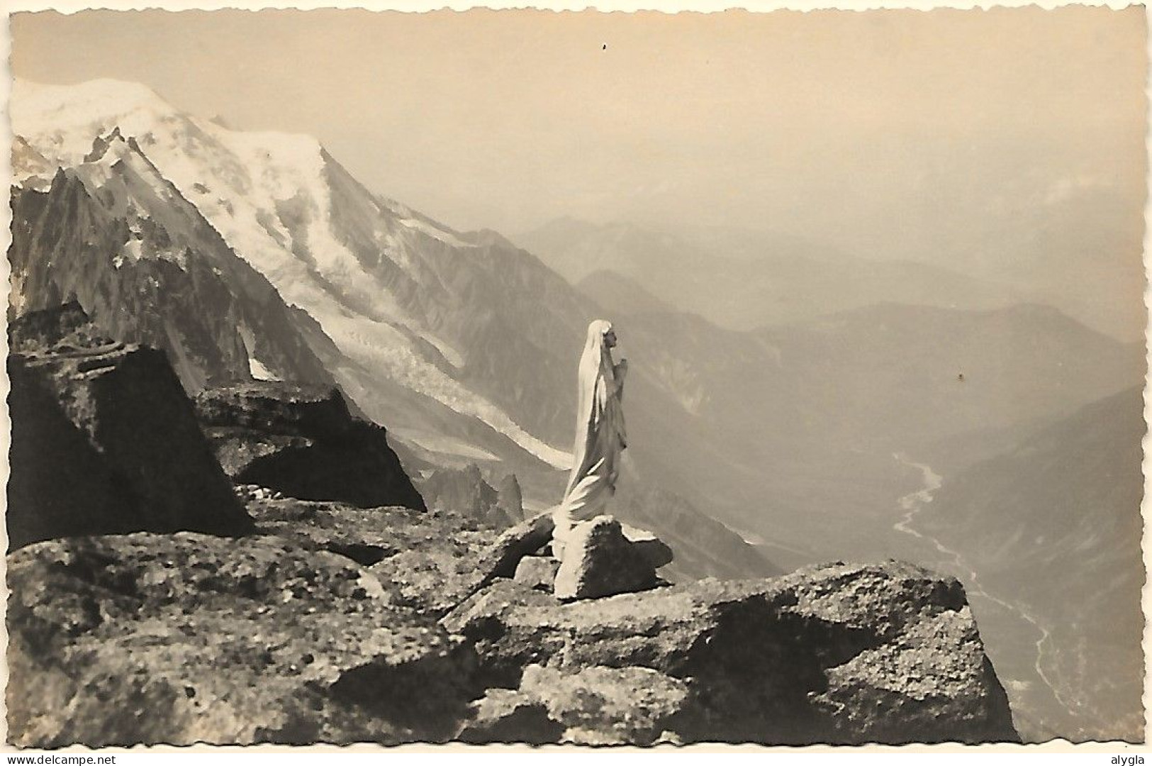 74 - CHAMONIX - CARTE PHOTO - La Vierge Au Sommet Du DRU - Chamonix-Mont-Blanc