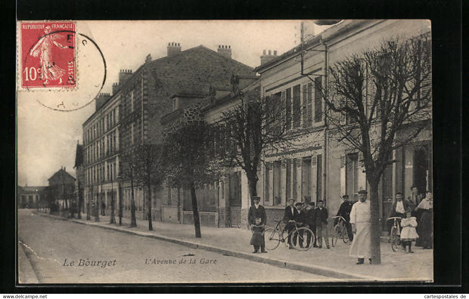 CPA Le Bourget, L'Avenue De La Gare  - Le Bourget