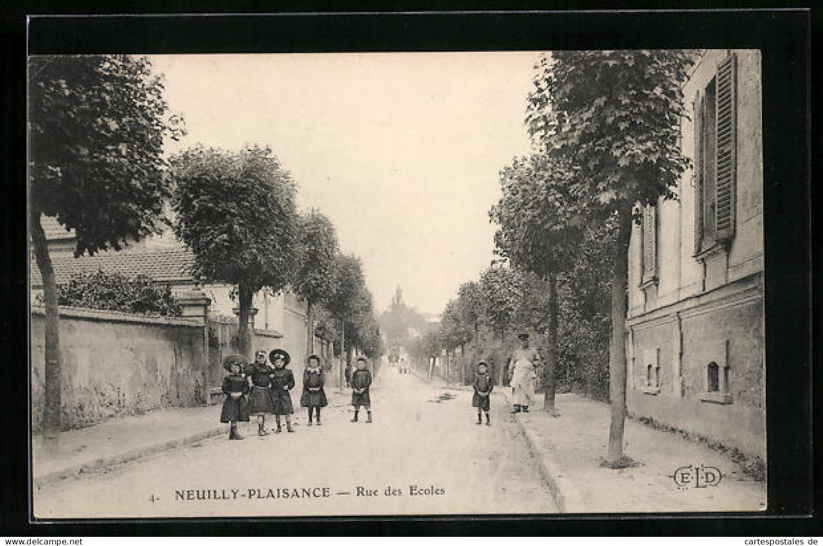 CPA Neuilly-Plaisance, Rue Des Ecoles  - Neuilly Plaisance