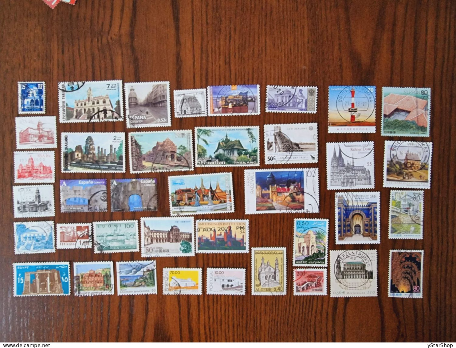 Worldwide Stamp Lot - Used - Buildings And Monuments - Alla Rinfusa (max 999 Francobolli)