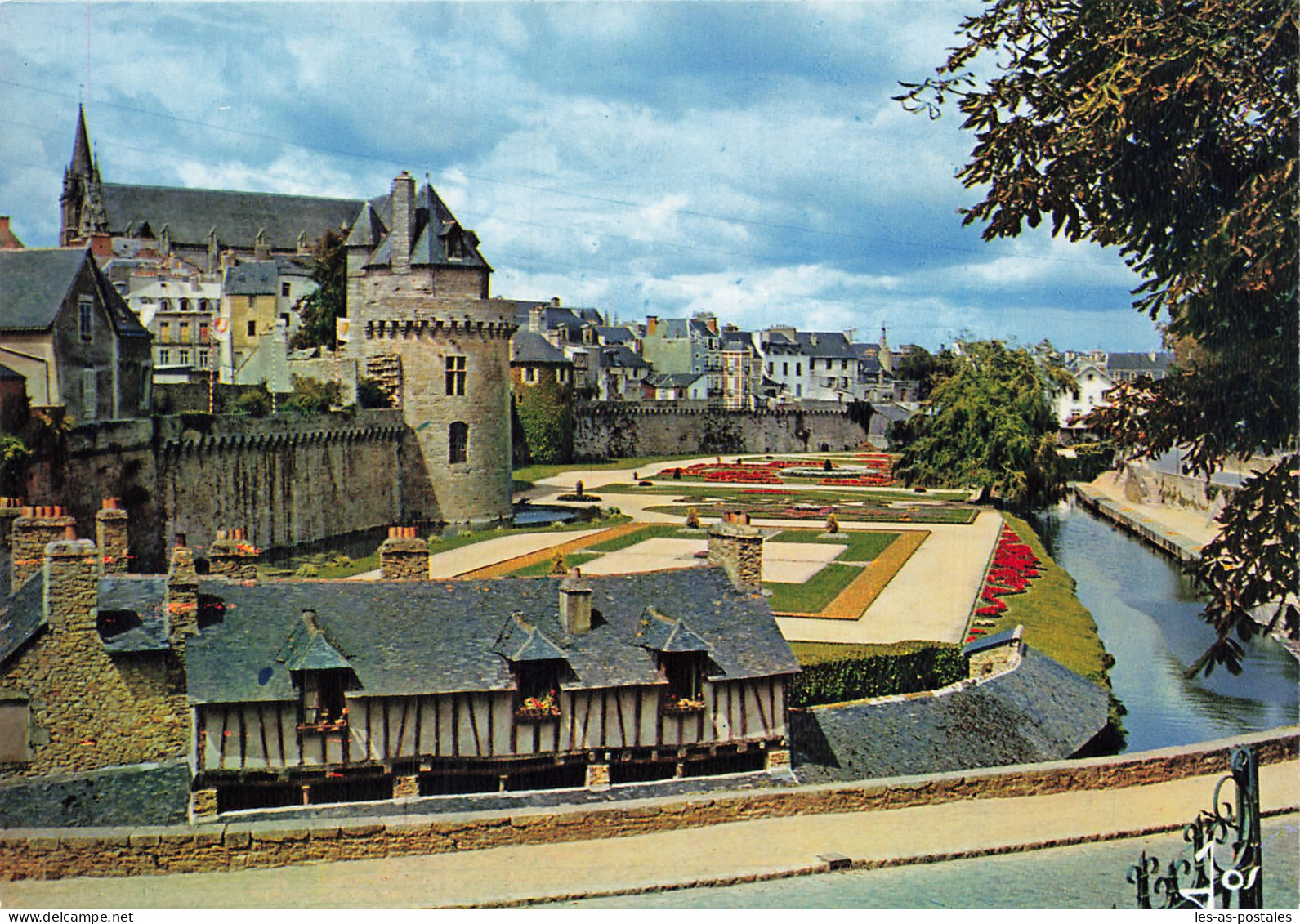 56  VANNES LES REMPARTS ET LA TOUR DU CONNETABLE - Vannes