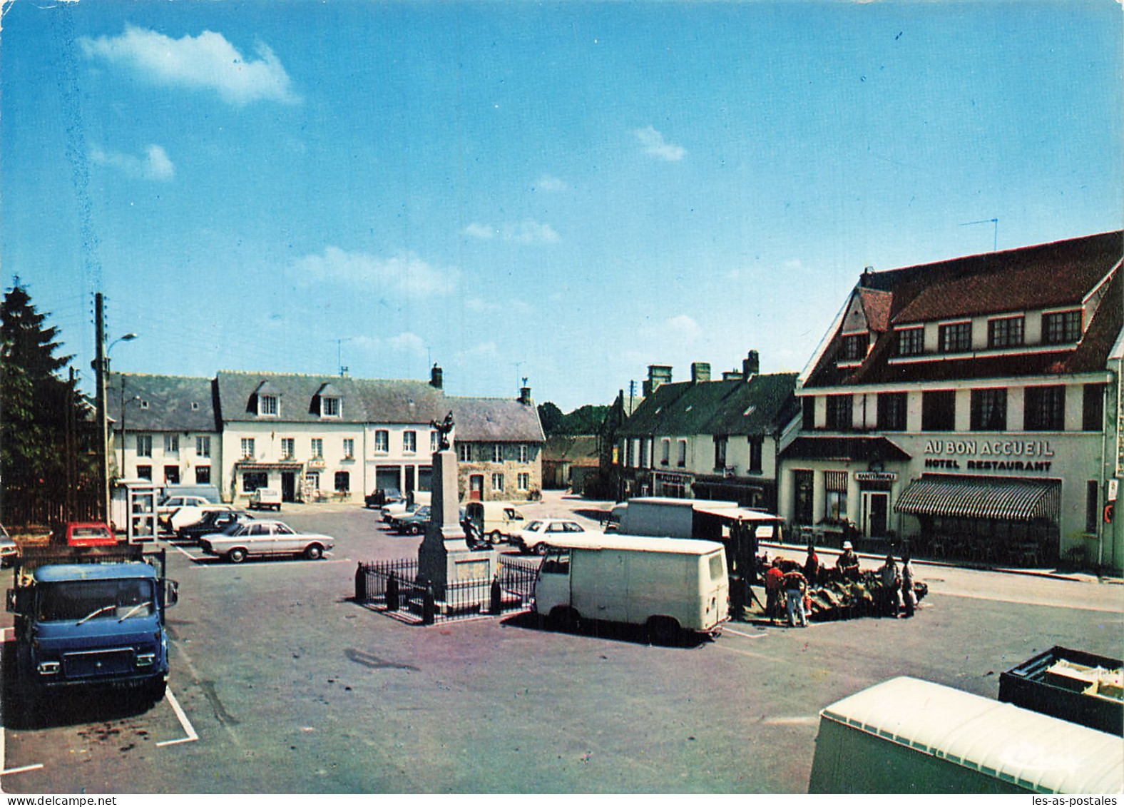 61 JUVIGNY SOUS ANDAINE LA PLACE - Juvigny Sous Andaine