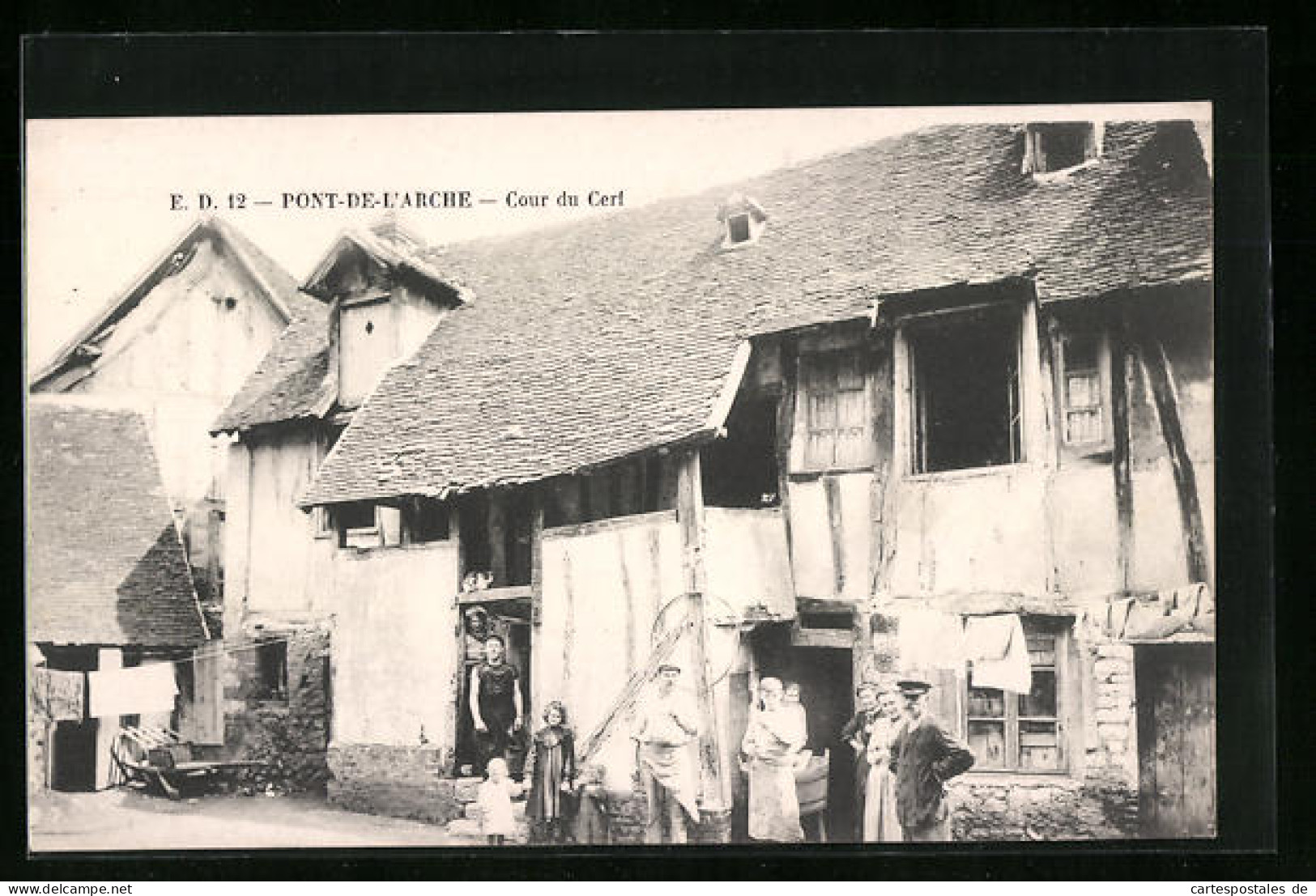 CPA Pont-de-L`Arche, Cour Du Cert  - Pont-de-l'Arche