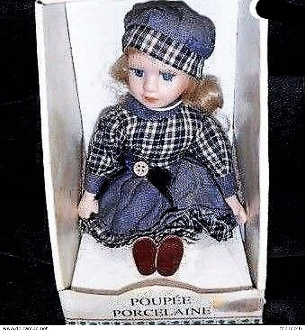 * Poupée Porcelaine D'une Trentaine D'année - Muñecas