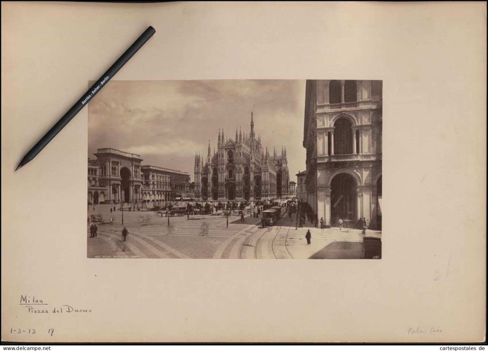 Foto Francis Frith, Ansicht Mailand - Milan, Piazza Del Duomo, Pferdebahn Am Domplatz, Dom Im Hintergrund  - Places