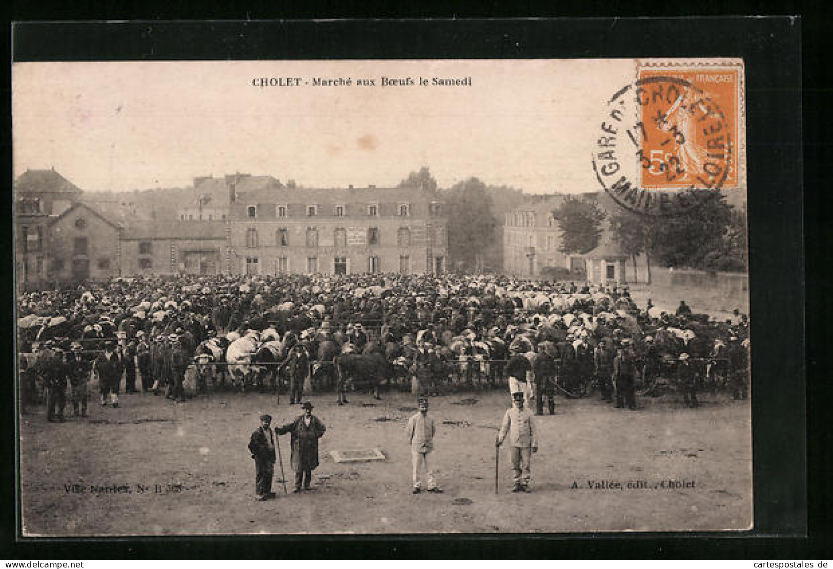 CPA Cholet, Marché Aux Boeufs Le Samedi  - Cholet