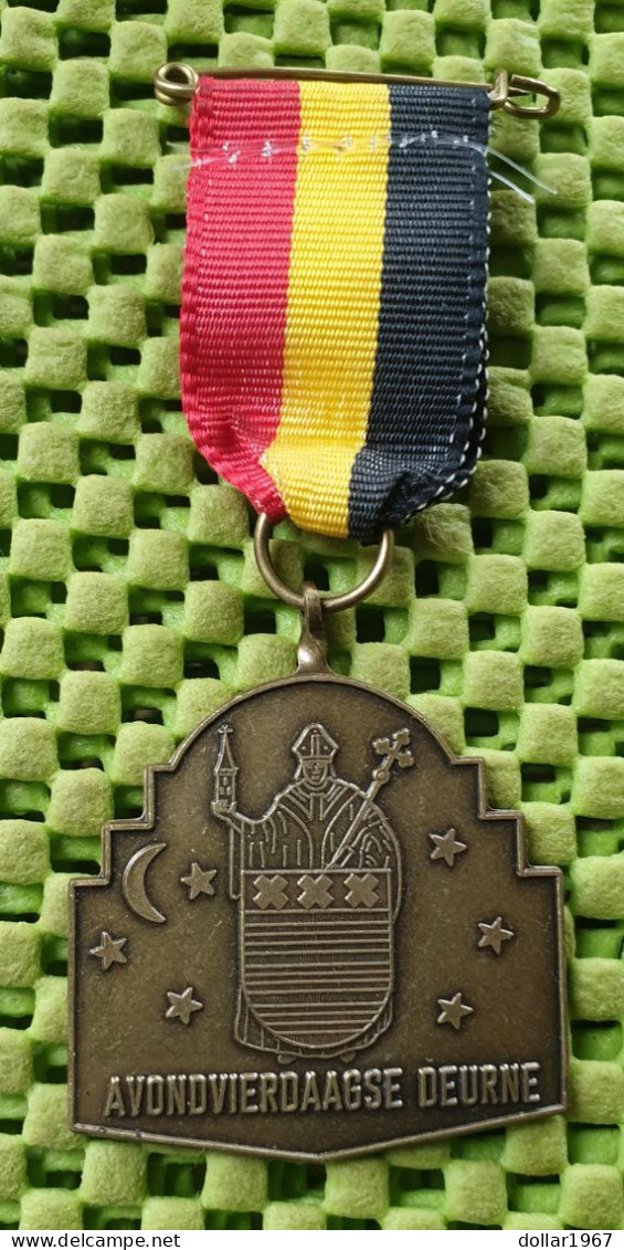 Medaile  :  Avondvierdaagse Deurne . ( N.B )  -  Original Foto  !!  Medallion  Dutch - Other & Unclassified