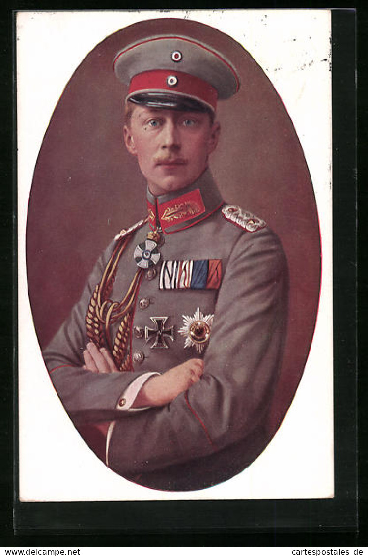 AK Kronprinz Wilhelm Von Preussen In Feldgrau Mit Orden  - Royal Families