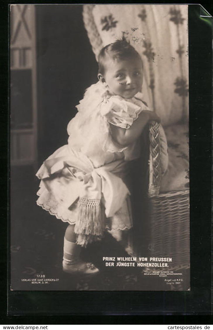 AK Prinz Wilhelm Von Preussen Als Lächelndes Kleinkind Im Kleidchen  - Royal Families
