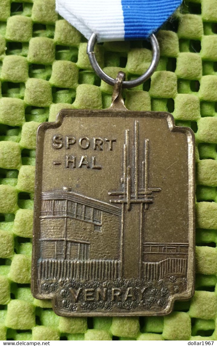 Medaile  :  Sport- Hal Venray . -  Original Foto  !!  Medallion  Dutch - Otros & Sin Clasificación