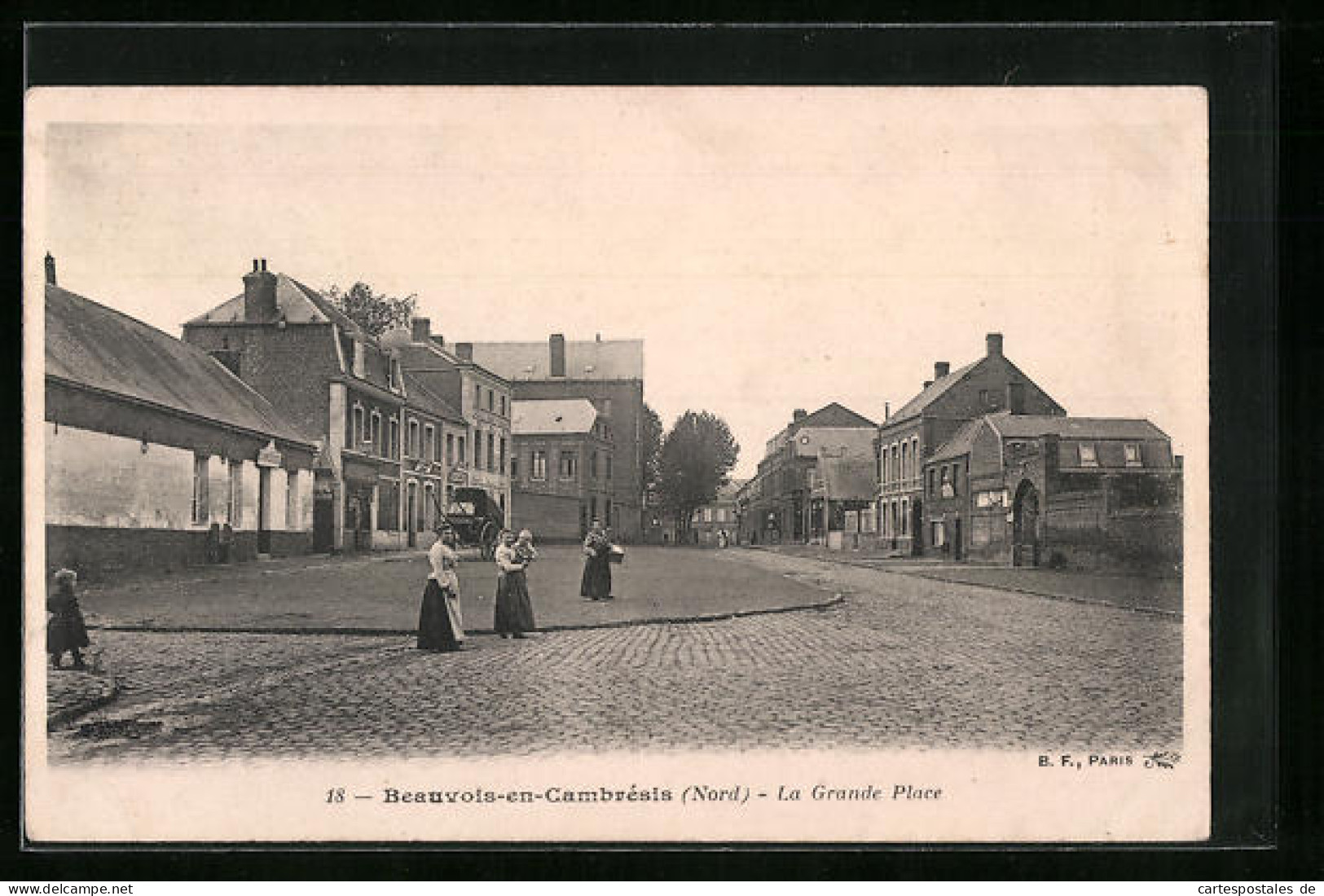 CPA Beauvois-en-Cambrésis, La Grande Place  - Autres & Non Classés