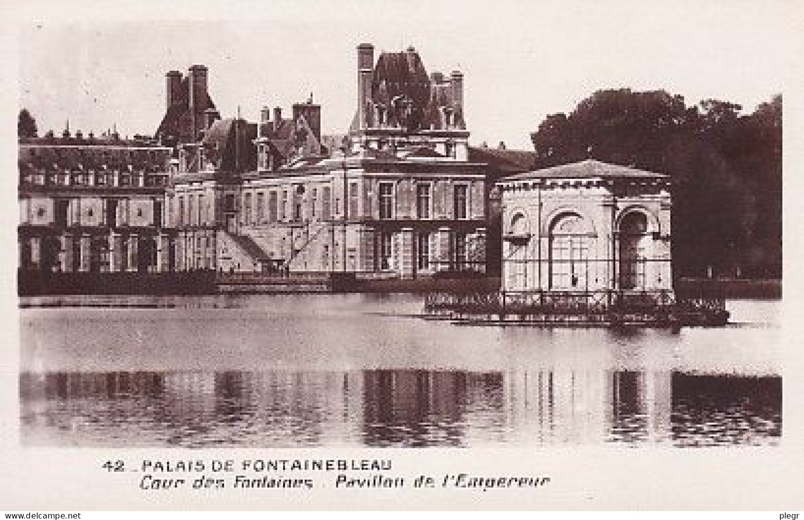0-77186 01 21 - FONTAINEBLEAU - PALAIS - COUR DES FONTAINES - PAVILLON DE L'EMPEREUR - Fontainebleau