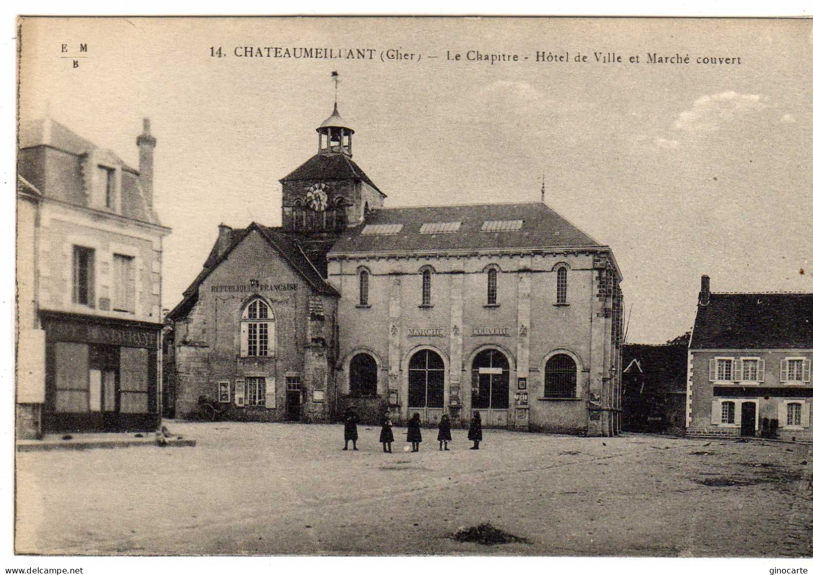 Chateaumeillant Le Chapitre Hotel De Ville - Châteaumeillant