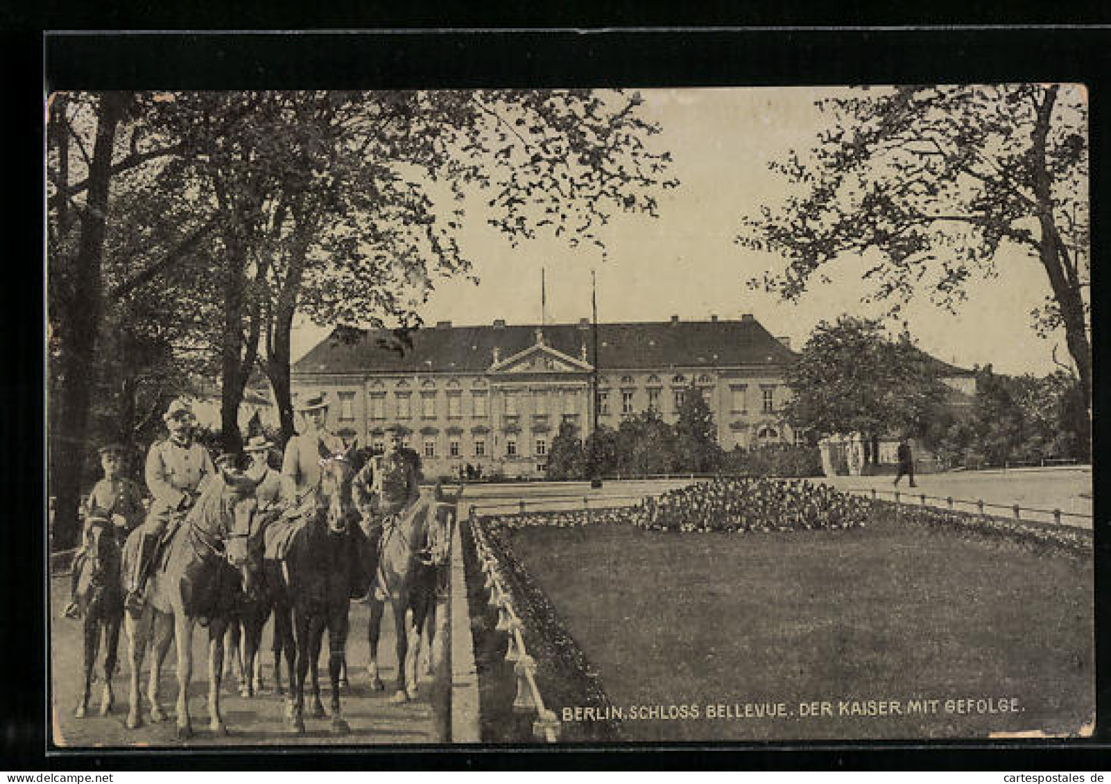 AK Berlin-Tiergarten, Schloss Bellevue, Der Kaiser Mit Gefolge  - Tiergarten