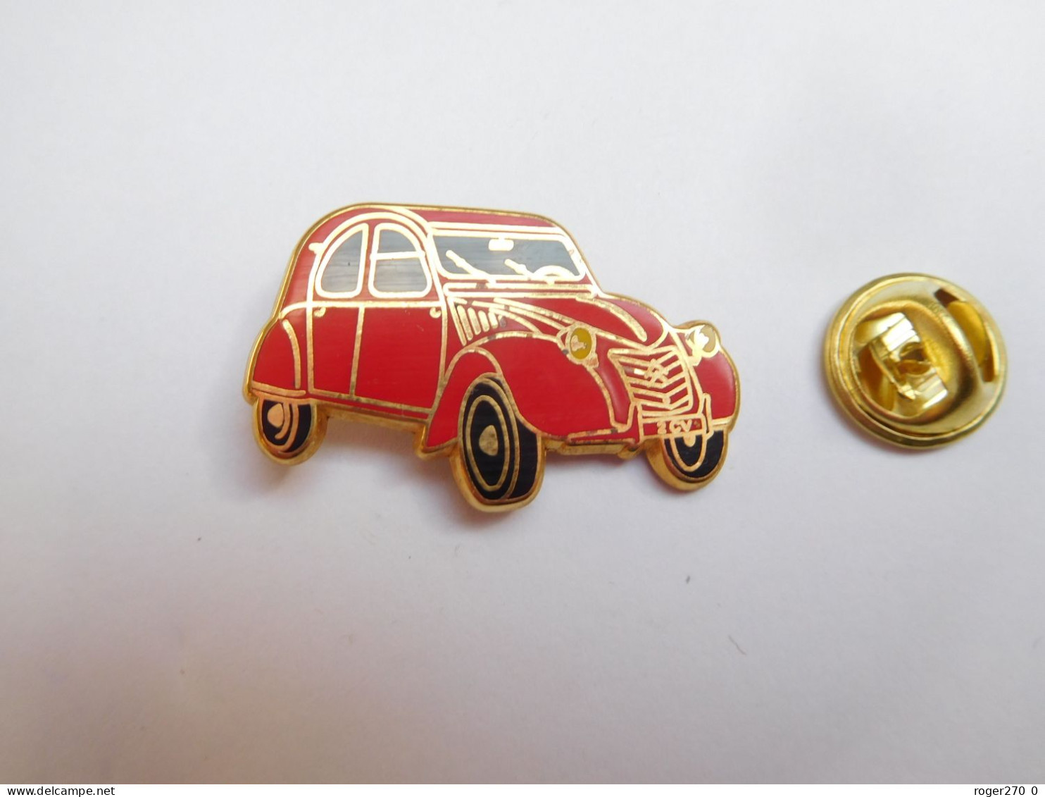 Superbe Pin's En Zamac , Auto Citroën 2 CV , 2CH , Rouge , Signé Ballard - Citroën