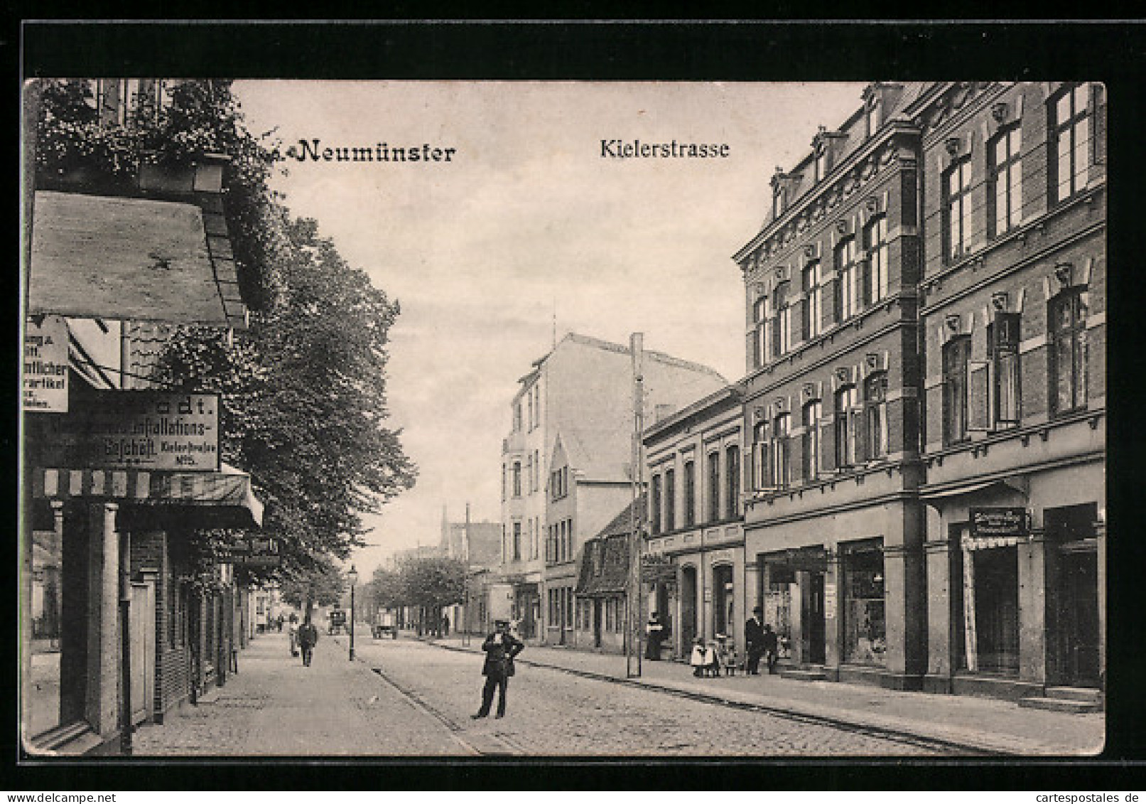 AK Neumünster, Kielerstrasse Mit Geschäften  - Neumuenster