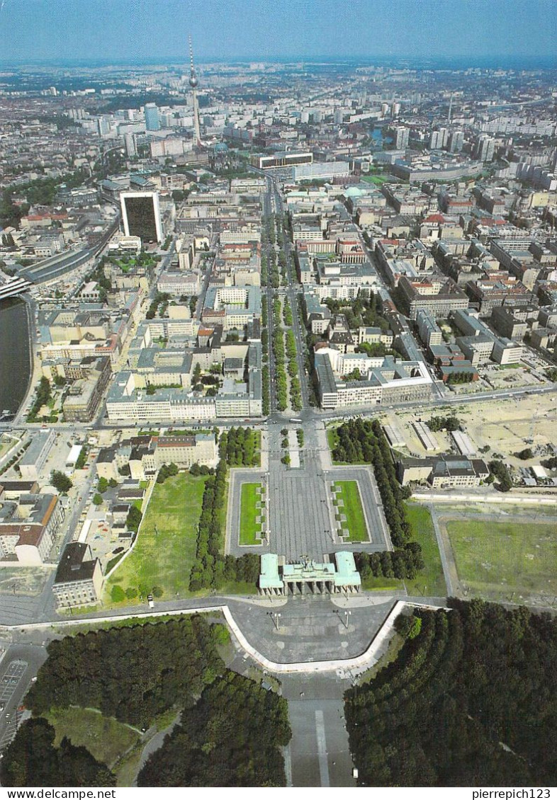 Berlin - Porte De Brandebourg Avec Le Mur Donnant Sur Berlin-Est - Vue Aérienne - Brandenburger Door